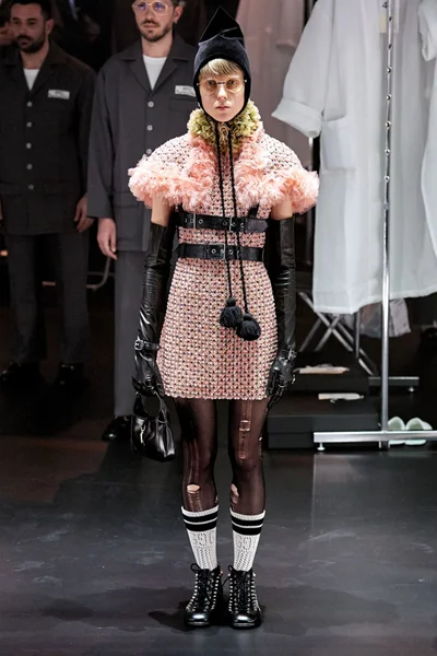 Look 50